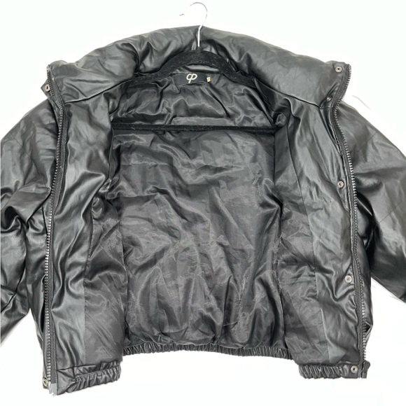 Quilted Stand Collar Puffer Jacket - Picture 7 of 10